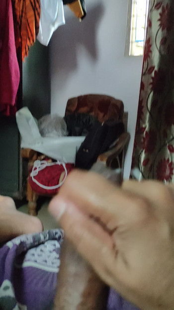 I love to fuck mature milf moms and womens and school girls