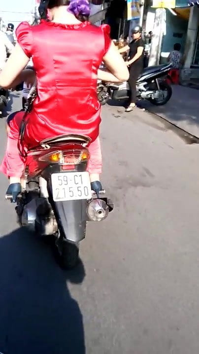 Satin merah