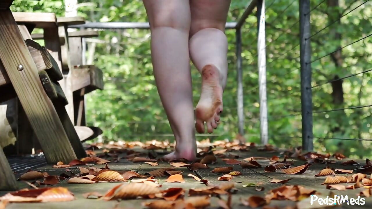 Topsecretpoison Barefoot on the Balcony