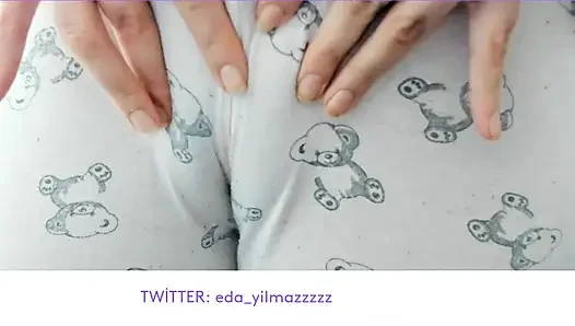 CAMELTOE- MASTURBATE WITH PAJAMA- RUBBING PUSSY WITH PAJAMA