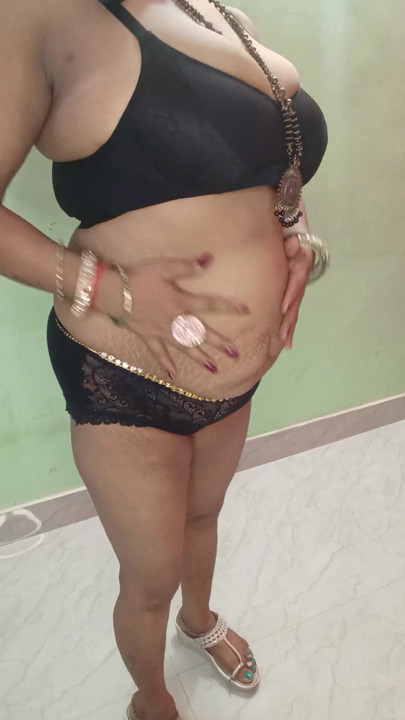 Indian bbw bhabhi dance and sex saree blouse clear hindi voice | Clip 1