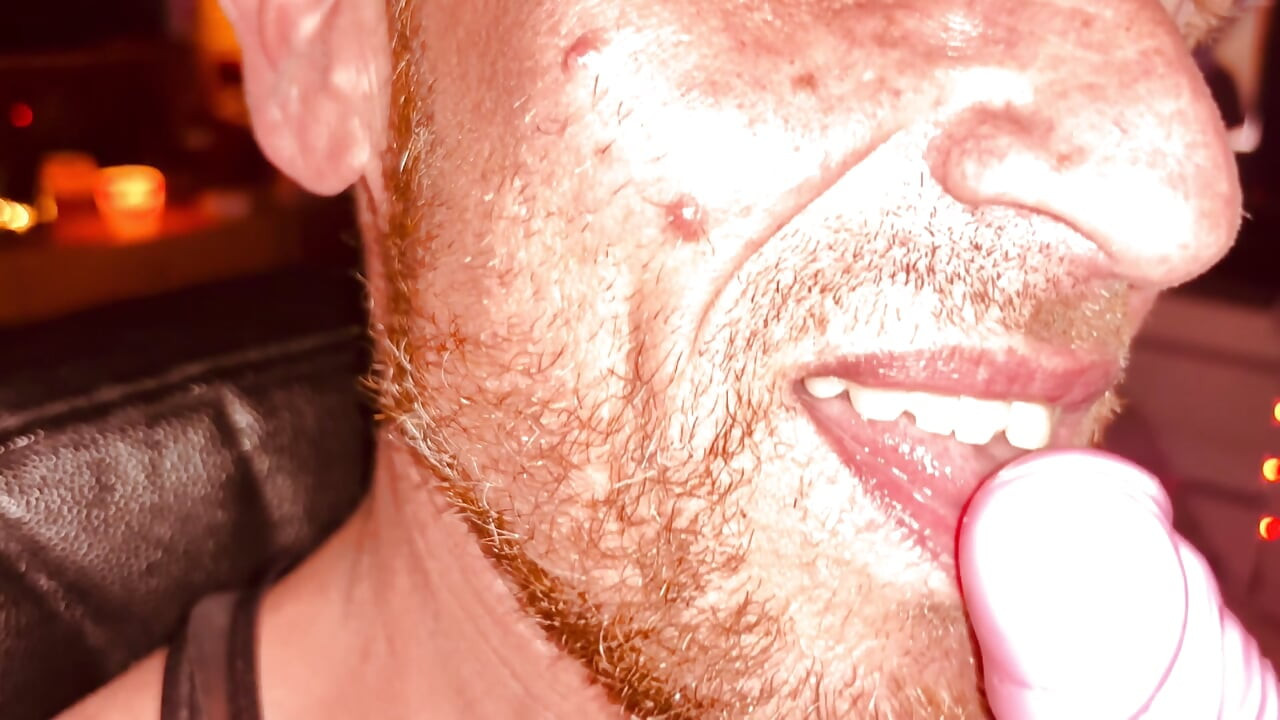 POV masturbation enjoying pussy squirting as my stepdad fucks me - SVAKOM