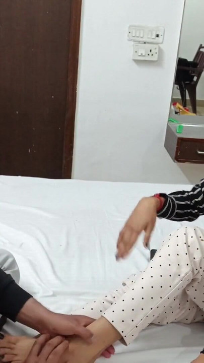"인도 여신 데비가 노예를 때리다"의 감정적인 순간