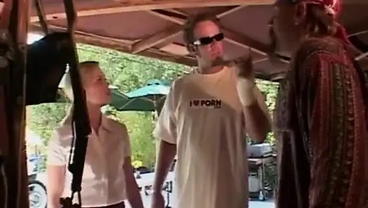 Garage Anal Fingering to Sloppy Ass-to-mouth Cleanup