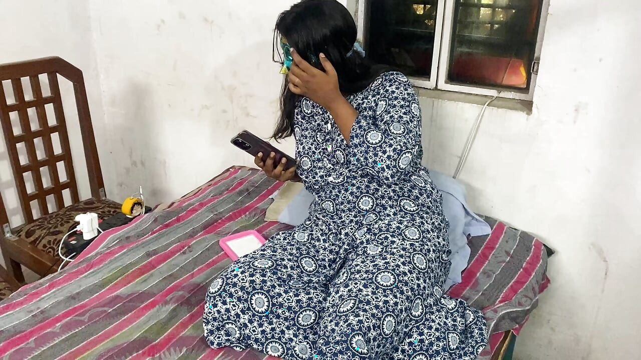 Indian Bhabhi Ne Apne Boyfriend Ko Call Kar ke Bulaya Aur Bathroom Me Kiya Sex. Clear Hindi Audio