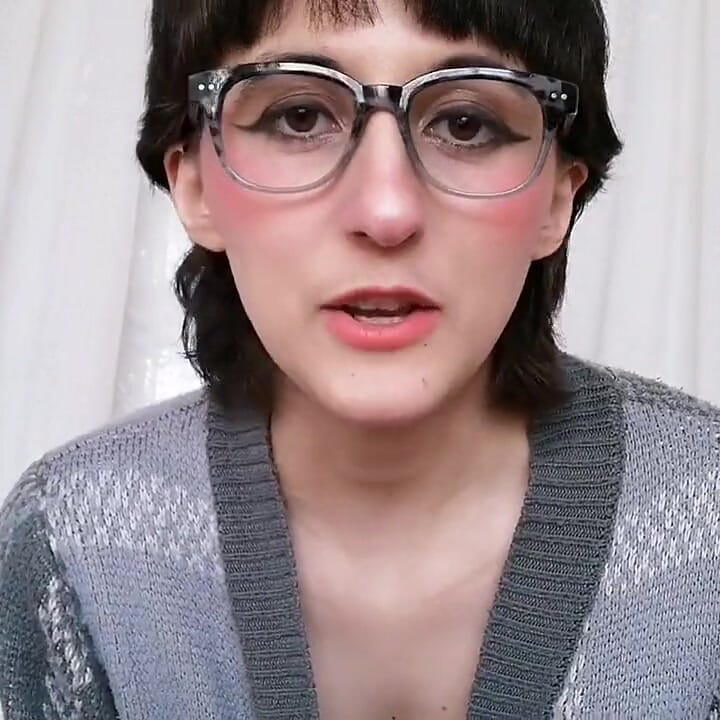 Protective stepmommy is jealous of valentine