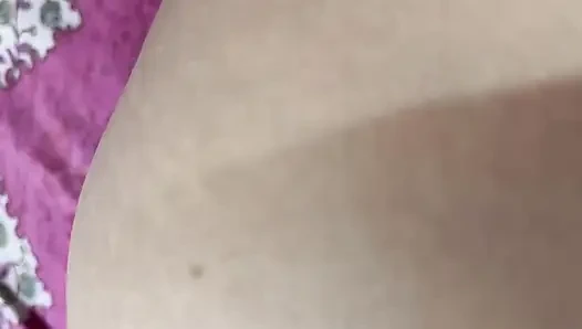 Индийскую бхабхи трахнул Devar во время макияжа