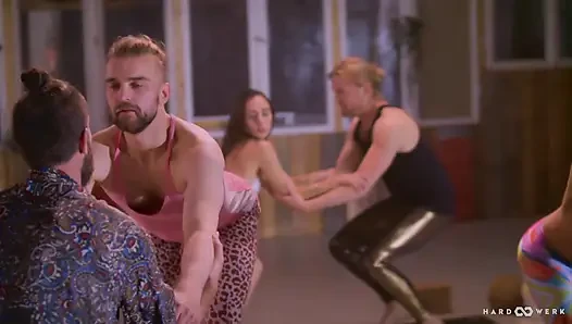 Yoga bang hetero version