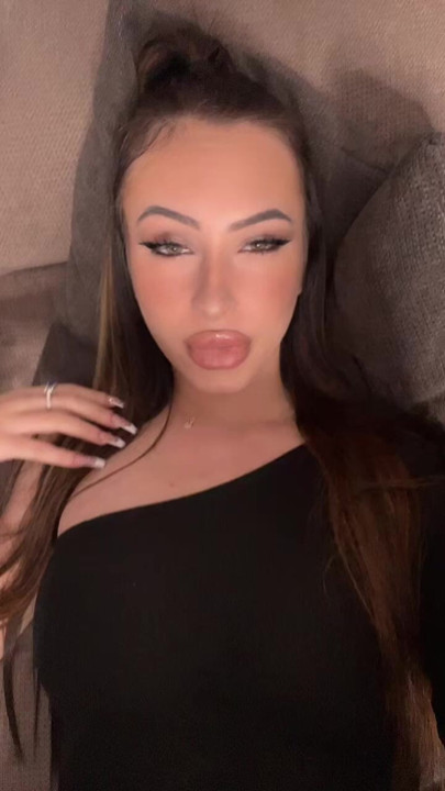 BIG BOOBS GIRL DOING WRONG TIKTOK VIDEO AND GOT VIRAL