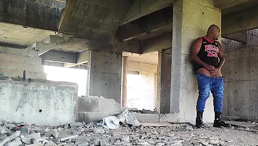 Şantiyeye işemeye gittim ve canım hızlanmak istedi