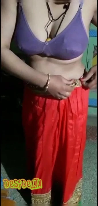 Desi wife changing clothes recorded by hubby