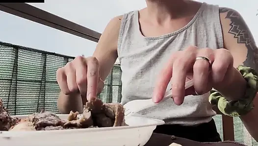 Lara Eats Meat, Then Fucks Blowjob and Creampie on the Couch