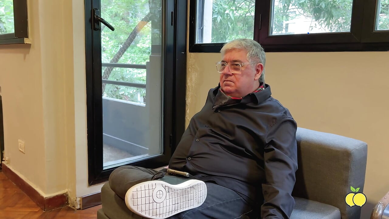 Psychologist creates a woman with artificial intelligence for a young man to enjoy sex