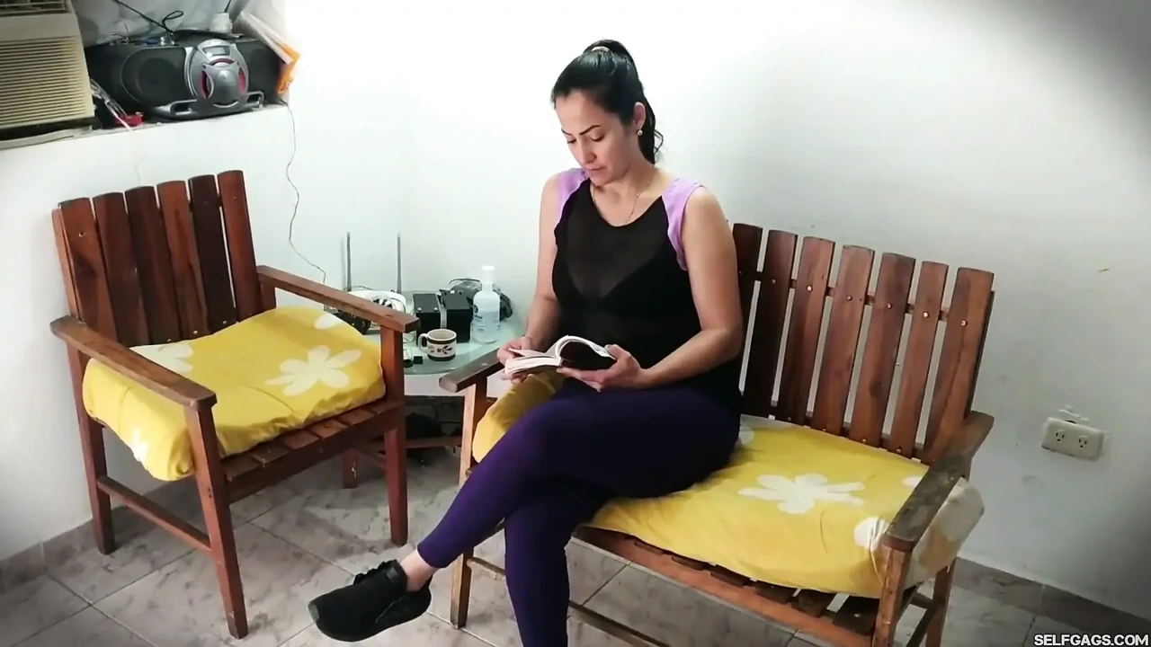 淫荡熟女和淫荡精灵
