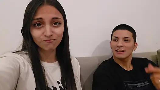 I challenge my friend to see my huge cock and I don't hesitate to try it