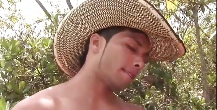 天然西班牙裔布拉蒂诺斯....