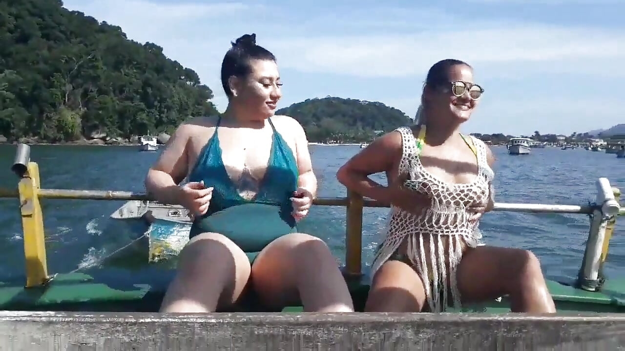 Exhibitionism on the Boat in Public with Paty Butt and Her Stepcousin Agatha Ludovino