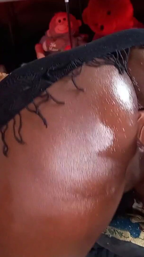ROUND ASS EBONY GIRL loves to FUCK with BBC DILDO , she TWERK and puts OIL in HERSELF | Clip 1