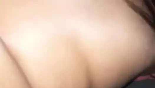 Öliger doggystyle-fick mit dickem arsch zoomen