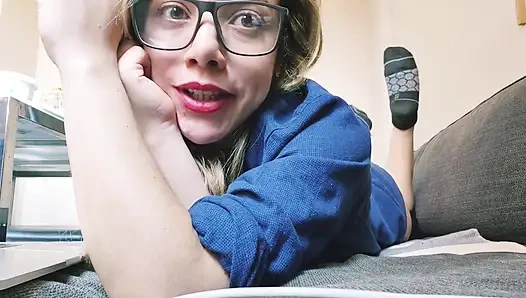 Nakal di sofa terlalu panas suka menggoda