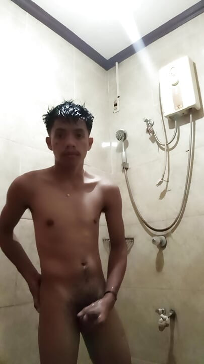 Branlette philippine sous la douche : exclusivité FLESHLAB