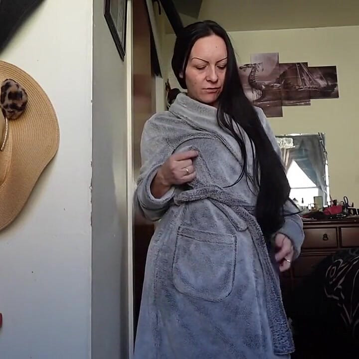 Straddled Fuzzy Robe retas