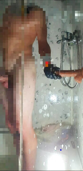 Take big dildo in shower
