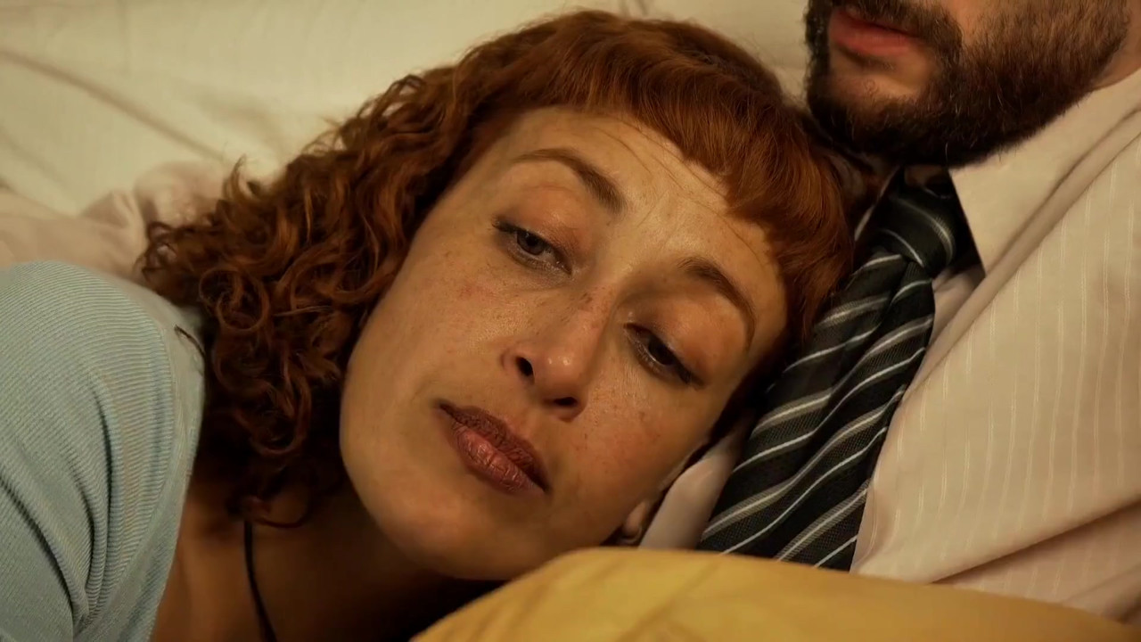 私は意地で親友とセックスしています