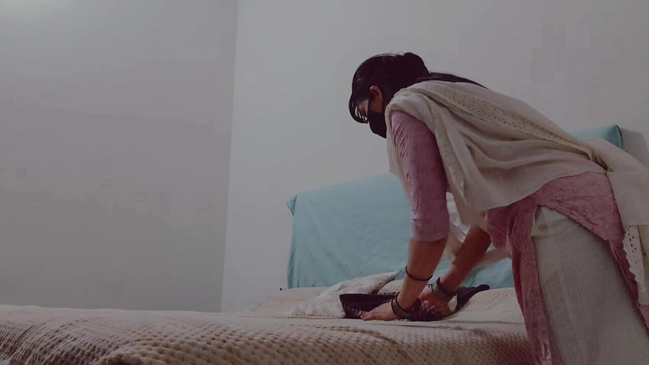 Kaam kr rahi wife ko hard choda ,don't miss the end