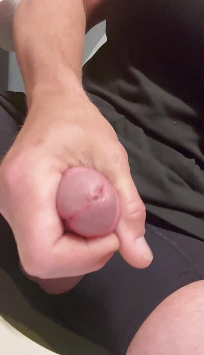 HUGE TITTY TRANNY REALLY NEEDED TO CUM!!