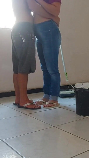 Nezaobilazan trenutak iz "Nisam mogao izdržati i jebao sam se s slikarevim velikim kurcem, pohlepno kopile ostavilo mi je pičku svu svršenu"