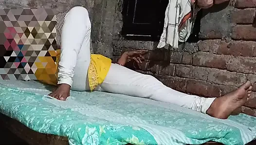 Bengali bhabhi k saat romance