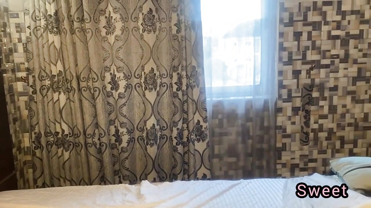 O femeie căsătorită înșală înapoi pe soțul infidel cu șoferul familiei