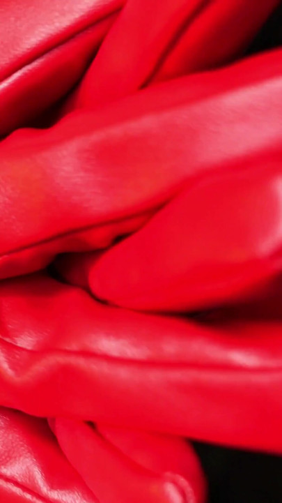 Fur fetish and long leather gloves pin up MILF