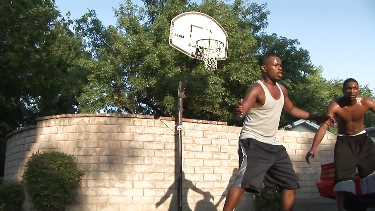 Crista Moore toma una gran polla en su pequeño agujero