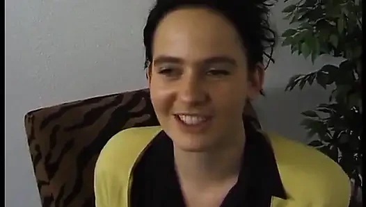 Büyük memeli esmer hatun oyuncu seçmelerinde sikiliyor
