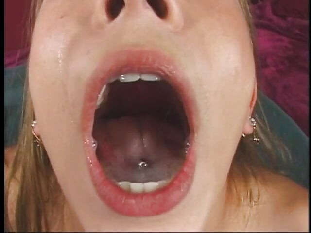 Mega hot babe anally drilled in hardcore threesome