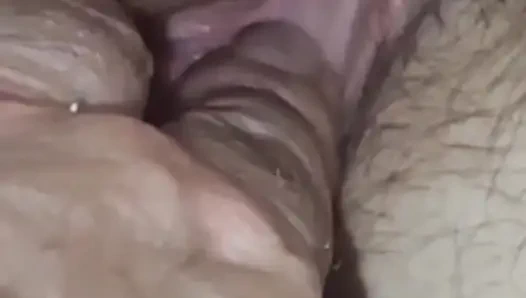 Fingering sampai dalam banget