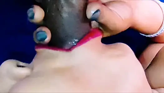Yarak emici Hintli yenge ağzına boşalıyor