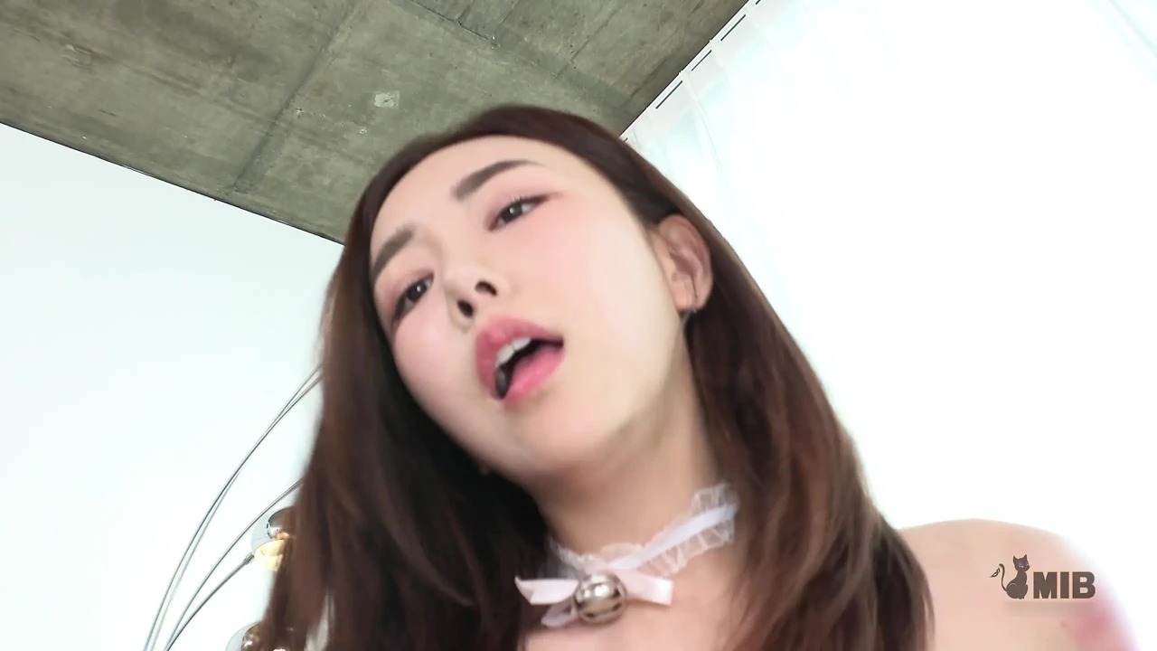 Hot K-pop Idol virgin pussy