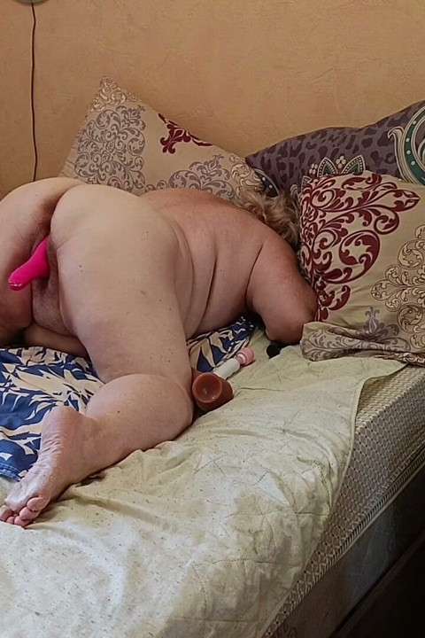 Girlfriend with Round Ass and Big Hairy Cunt Masturbates with Toys