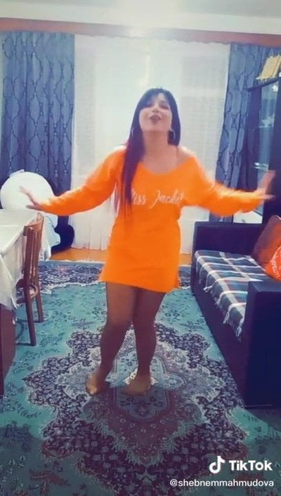 Aze Tiktok girl pantyhose feet