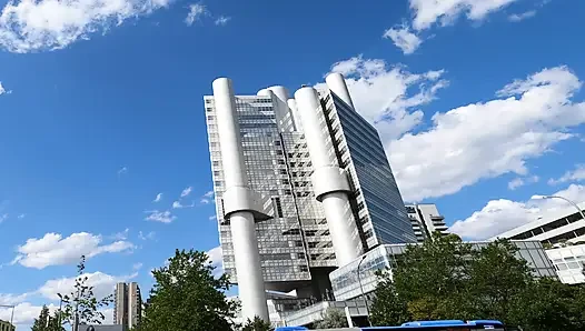 21 yaşında ince sürtük, küçük sıkı göğüsler, ilahi vücut