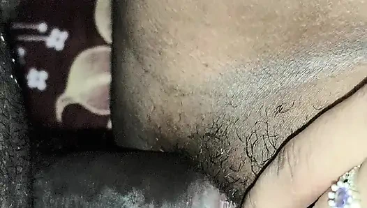 Barang-barang istri saya sangat hitam sehingga itu adalah kesenangan yang menyenangkan.