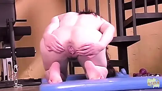 Spor salonundaki günü ona gergin göstertiyor