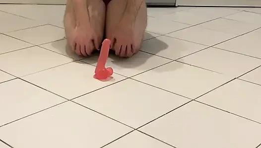 Belajarlah untuk mengisap seperti dia...