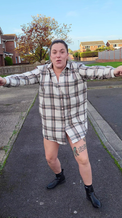 Flashing and spreading pussy in public