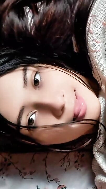 Porno oyuncusu Gomez mastürbasyon yapıyor
