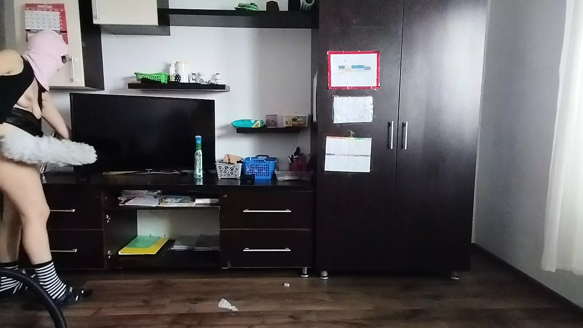 Amateur wife cleans the house naked.