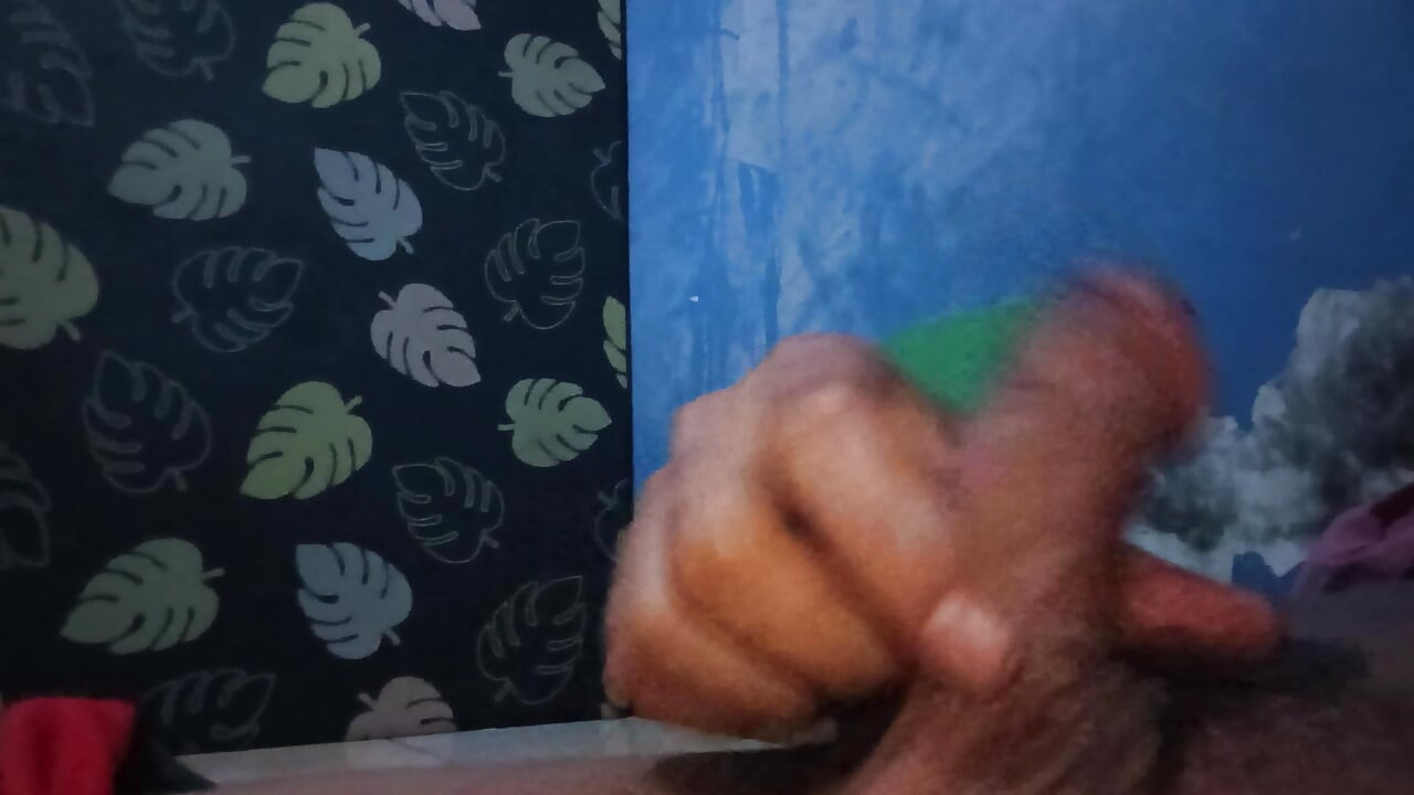 مراهق يستمني
